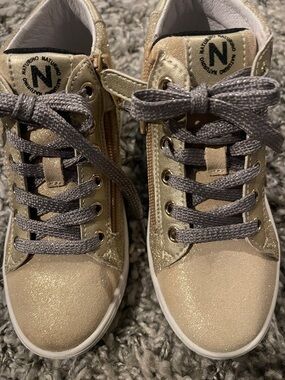 Naturino Gold Sneakers sz 13.5